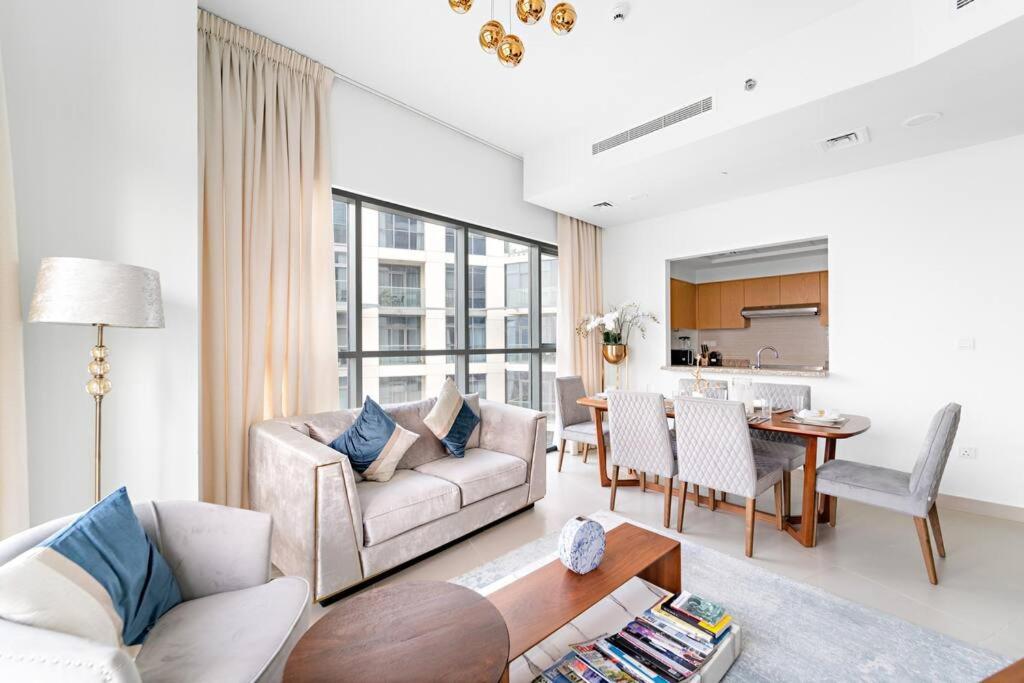 Modern 2br Flat In Bellevue Tower Walk To Mall * Dubai